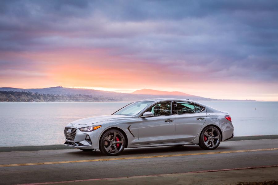  Genesis G70 3.3T 2018 года  (NA) (фото 2 из 42)